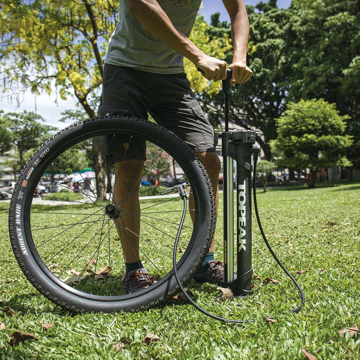 Topeak Joeblow Booster Tubeless Tyre Floor Pump, Black image 2