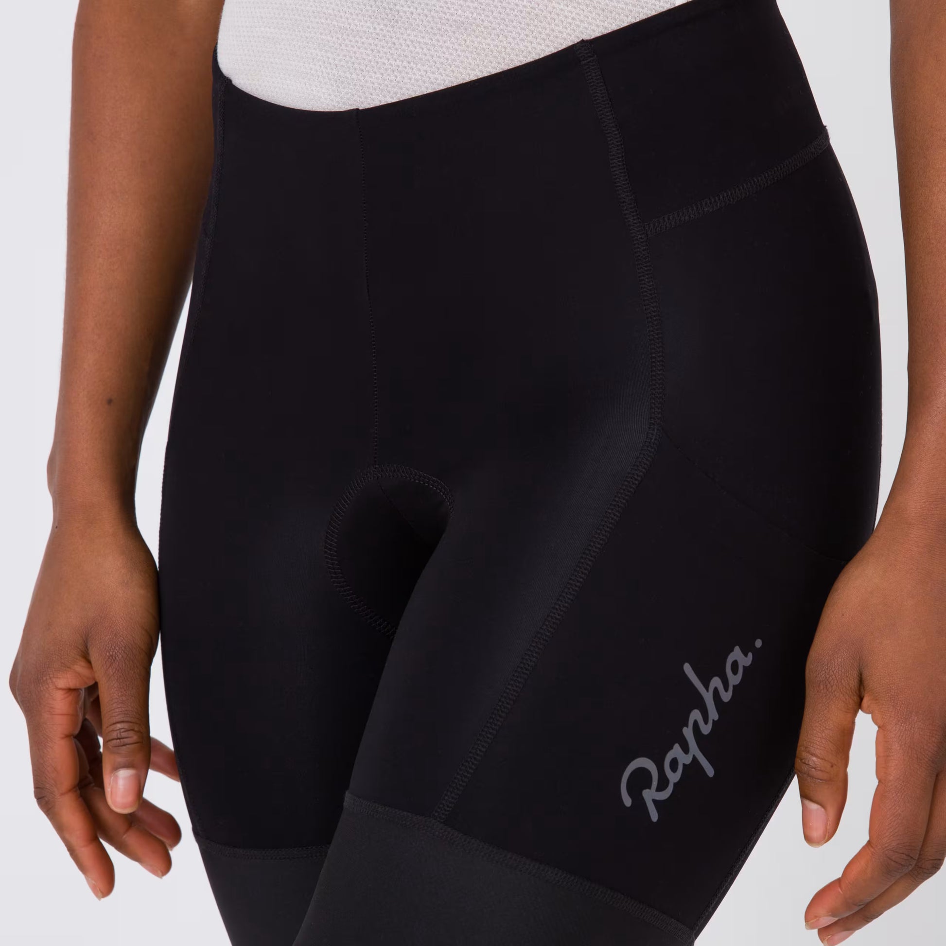 Rapha 2025 Women's Short Cargo Shorts - Black/Grey ARX01XXAGRXXS,ARX01XXAGRXSM,ARX01XXAGRSML,ARX01XXAGRMED,ARX01XXAGRLRG,ARX01XXAGRXLG image 4
