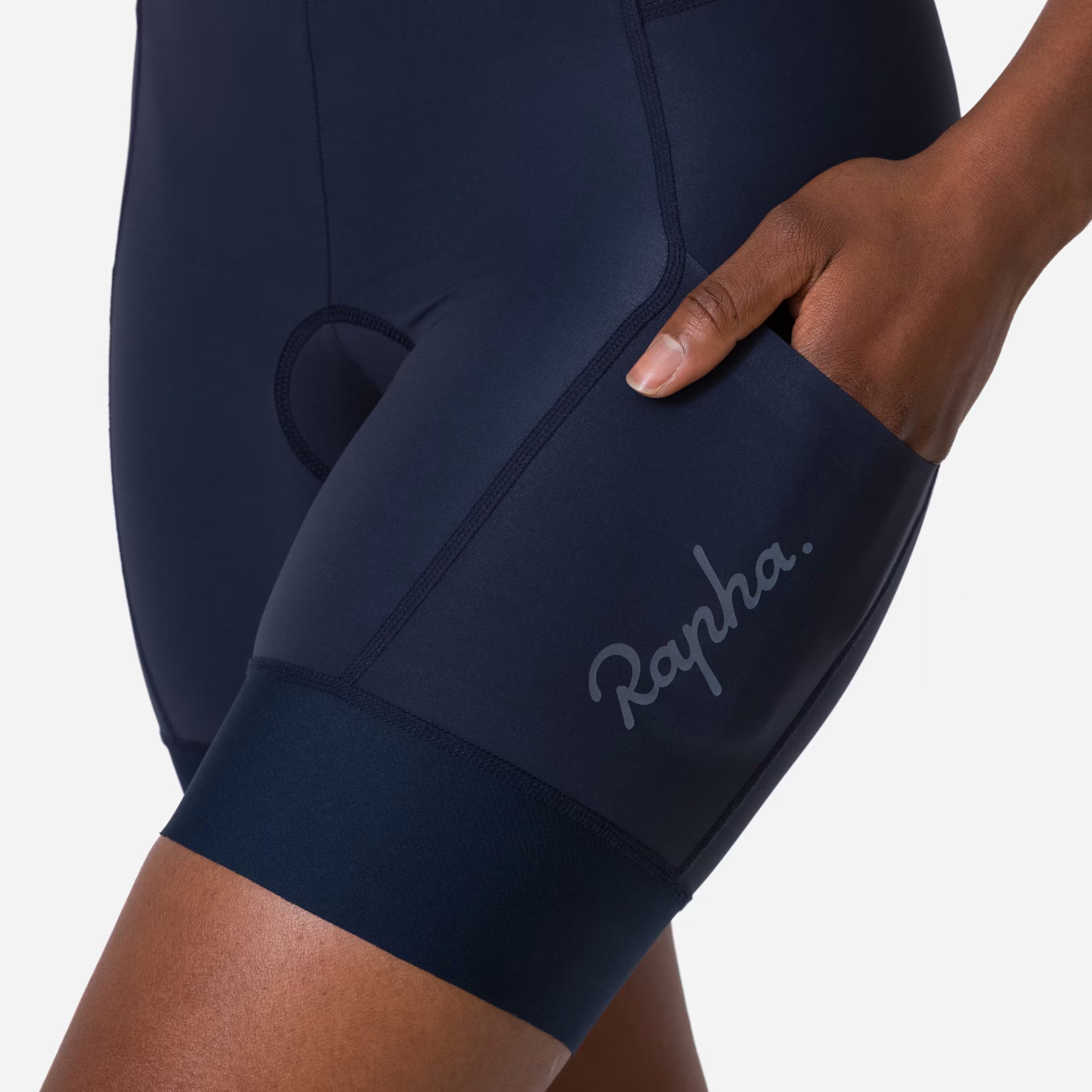 Rapha 2025 Women's Short Cargo Shorts - Dark Navy ARX01XXDNYXXS,ARX01XXDNYXSM,ARX01XXDNYSML,ARX01XXDNYMED,ARX01XXDNYLRG,ARX01XXDNYXLG image 3