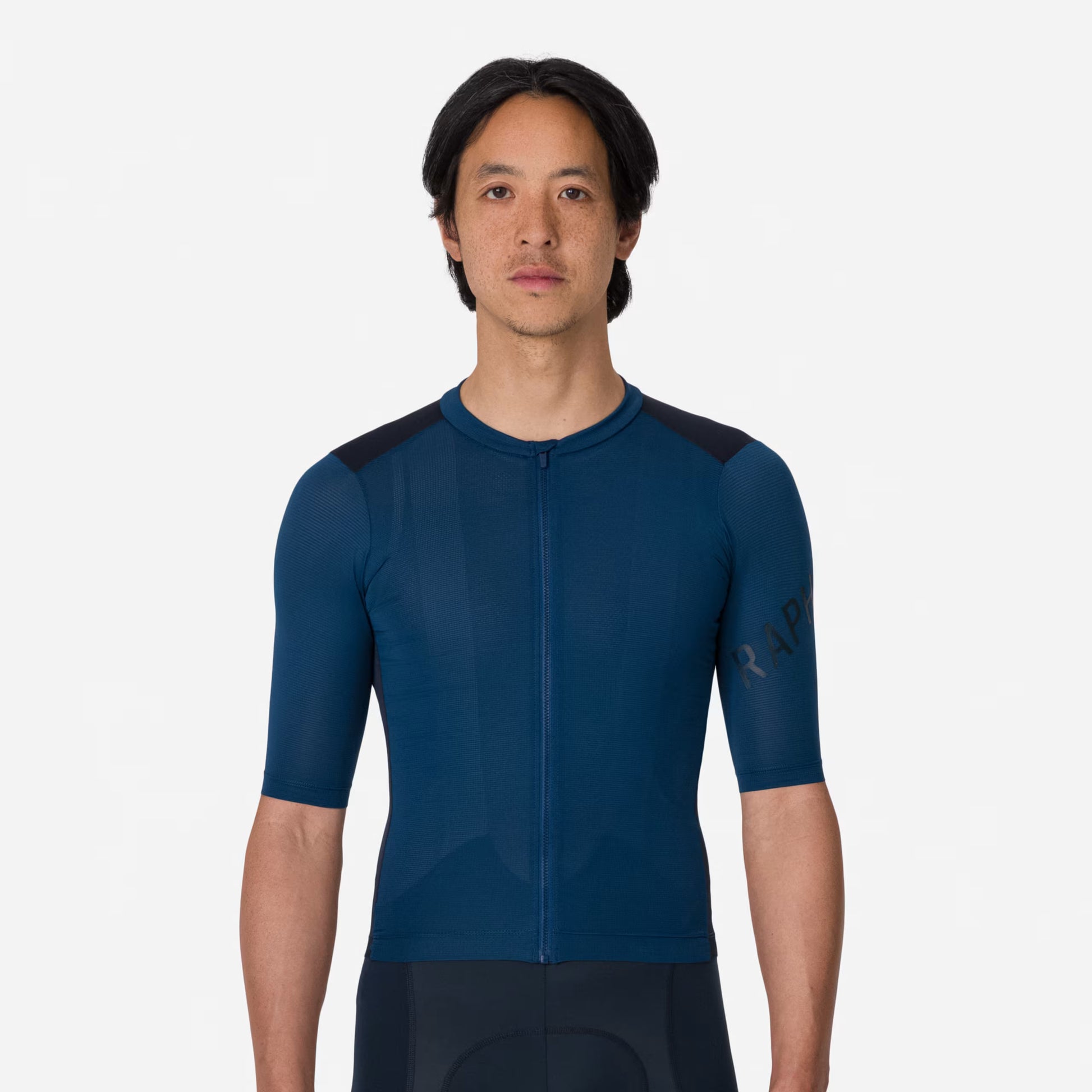 Rapha Men's Pro Team Training Jersey Titan / Carbon BEY01XXTICXXS,BEY01XXTICXSM,BEY01XXTICSML,BEY01XXTICMED,BEY01XXTICLRG,BEY01XXTICXLG,BEY01XXTICXXL,BEY01XXTIC3XL image 3