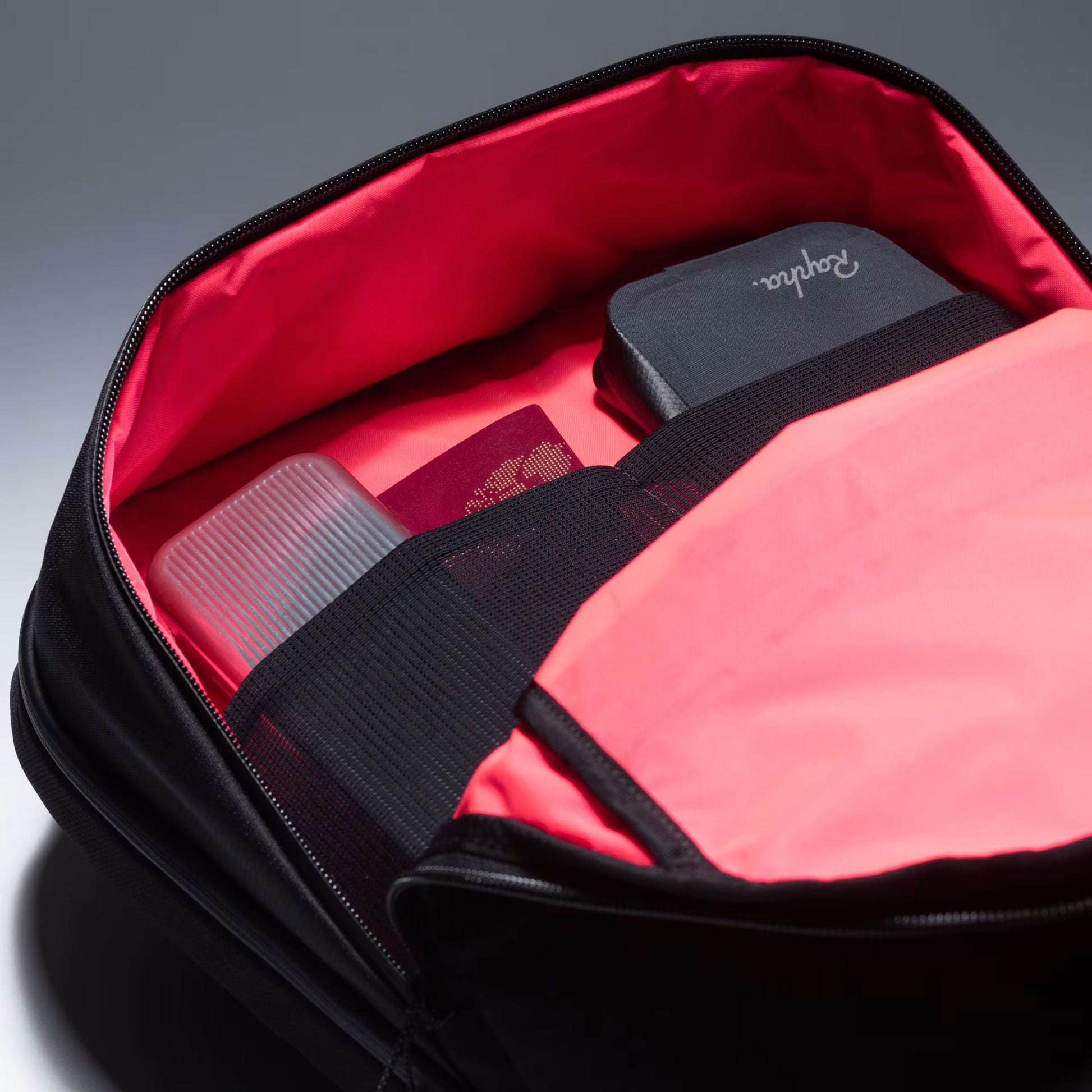 2026 Rapha Domestique Backpack 16 Litre, Black/Carbon Grey CQI01XXBBGXXX image 5