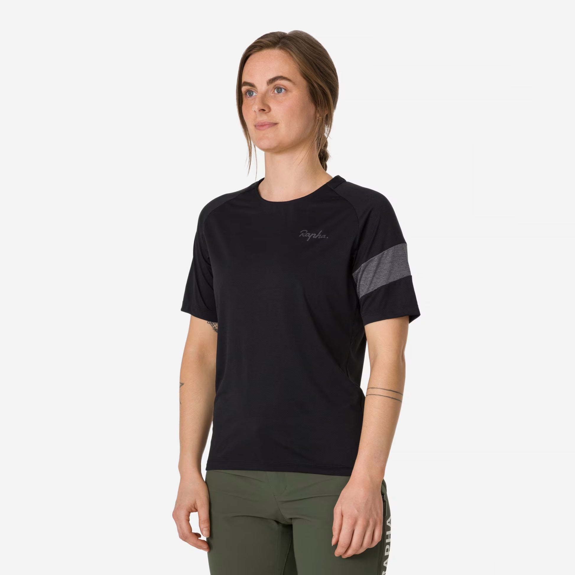 Rapha Women's Trail Technical T-Shirt - Black/Grey TWS01XXBBAXXS,TWS01XXBBAXSM,TWS01XXBBASML,TWS01XXBBAMED,TWS01XXBBALRG,TWS01XXBBAXLG image 4