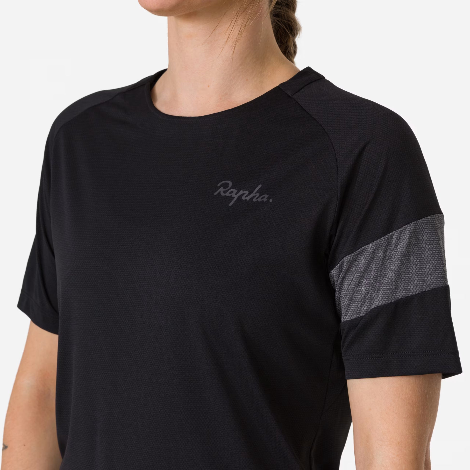 Rapha Women's Trail Technical T-Shirt - Black/Grey TWS01XXBBAXXS,TWS01XXBBAXSM,TWS01XXBBASML,TWS01XXBBAMED,TWS01XXBBALRG,TWS01XXBBAXLG image 5