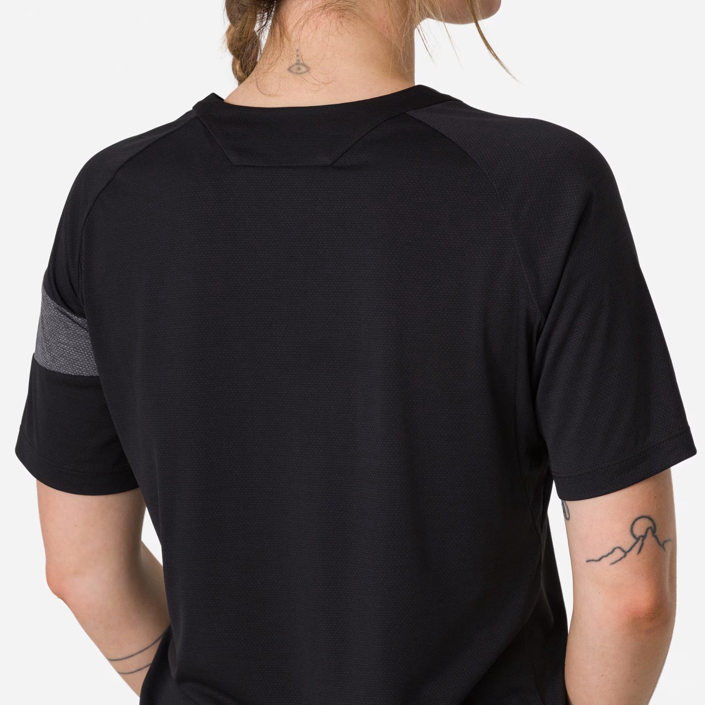 Rapha Women's Trail Technical T-Shirt - Black/Grey TWS01XXBBAXXS,TWS01XXBBAXSM,TWS01XXBBASML,TWS01XXBBAMED,TWS01XXBBALRG,TWS01XXBBAXLG image 6