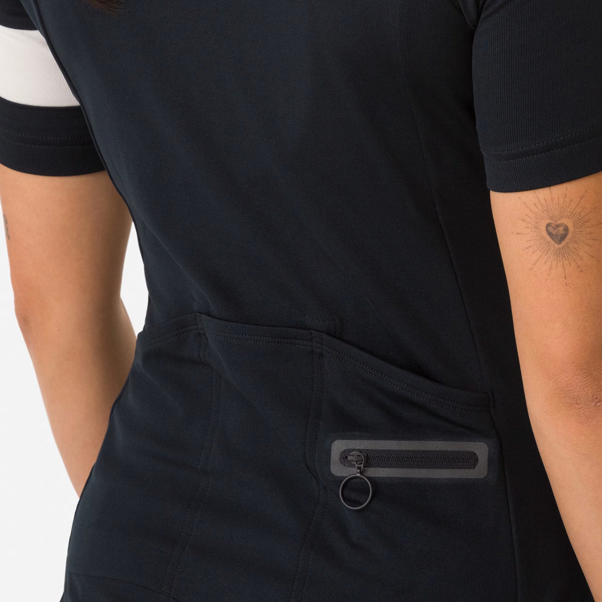 Rapha 2025 Women's Classic Jersey II - Black/White image 3 WCJ05XXBLWXXS,WCJ05XXBLWXSM,WCJ05XXBLWSML,WCJ05XXBLWMED,WCJ05XXBLWLRG,WCJ05XXBLWXLG