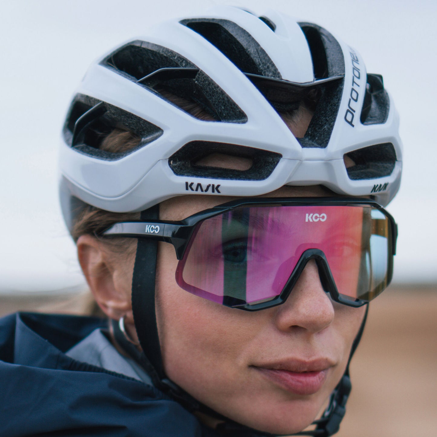 Koo Demos Cycling Sunglasses - Black / Photochromic Fuchsia Mirror OEY00005-971  image 4