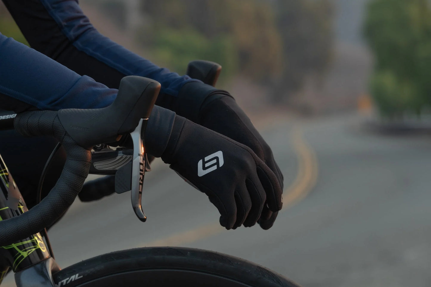 Bellwether Climate Control Long Finger Cycling Gloves - Black image 5
