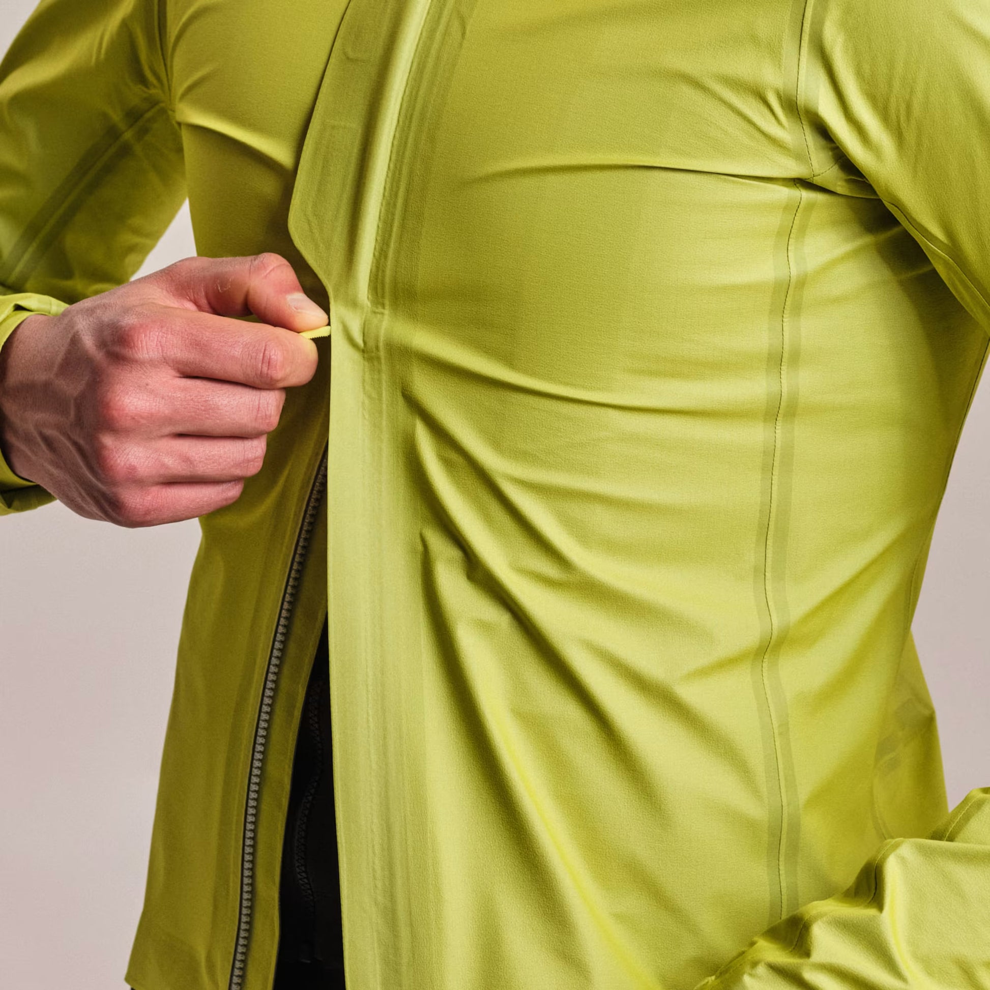  Rapha Men's Pro Team Lightweight Goretex Rain Jacket, Chartreuse/White Medium image 5 RJP03XXYELMED