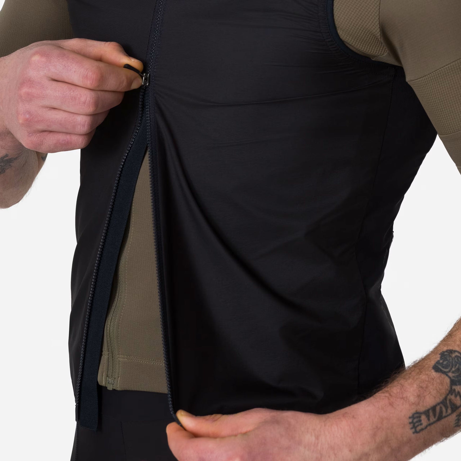 Rapha Men's Brevet Element Gilet, Black / Grey detail 2