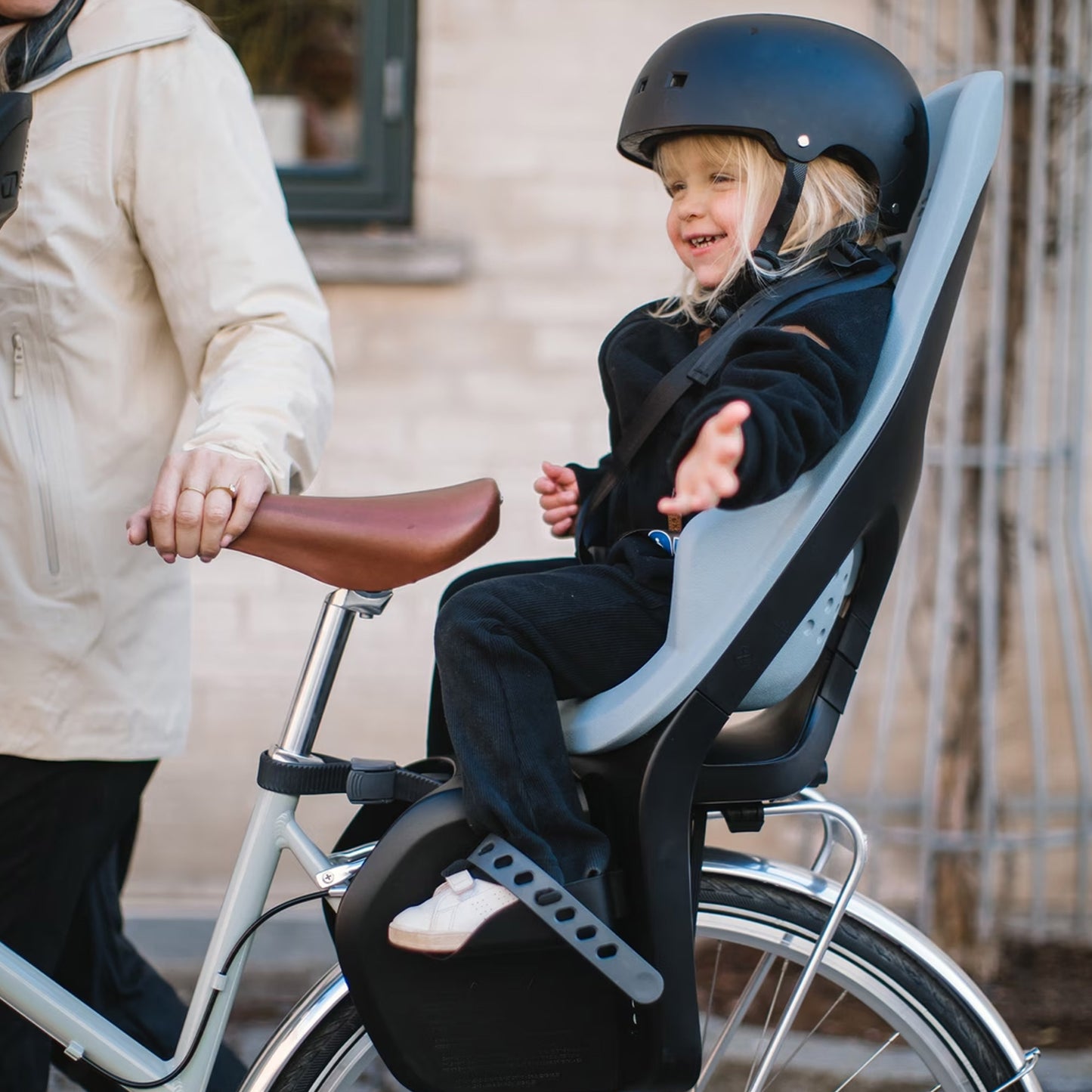 Thule Yepp 2 MIK HD Rear Rack Mounted Baby Seat - Midnight Black