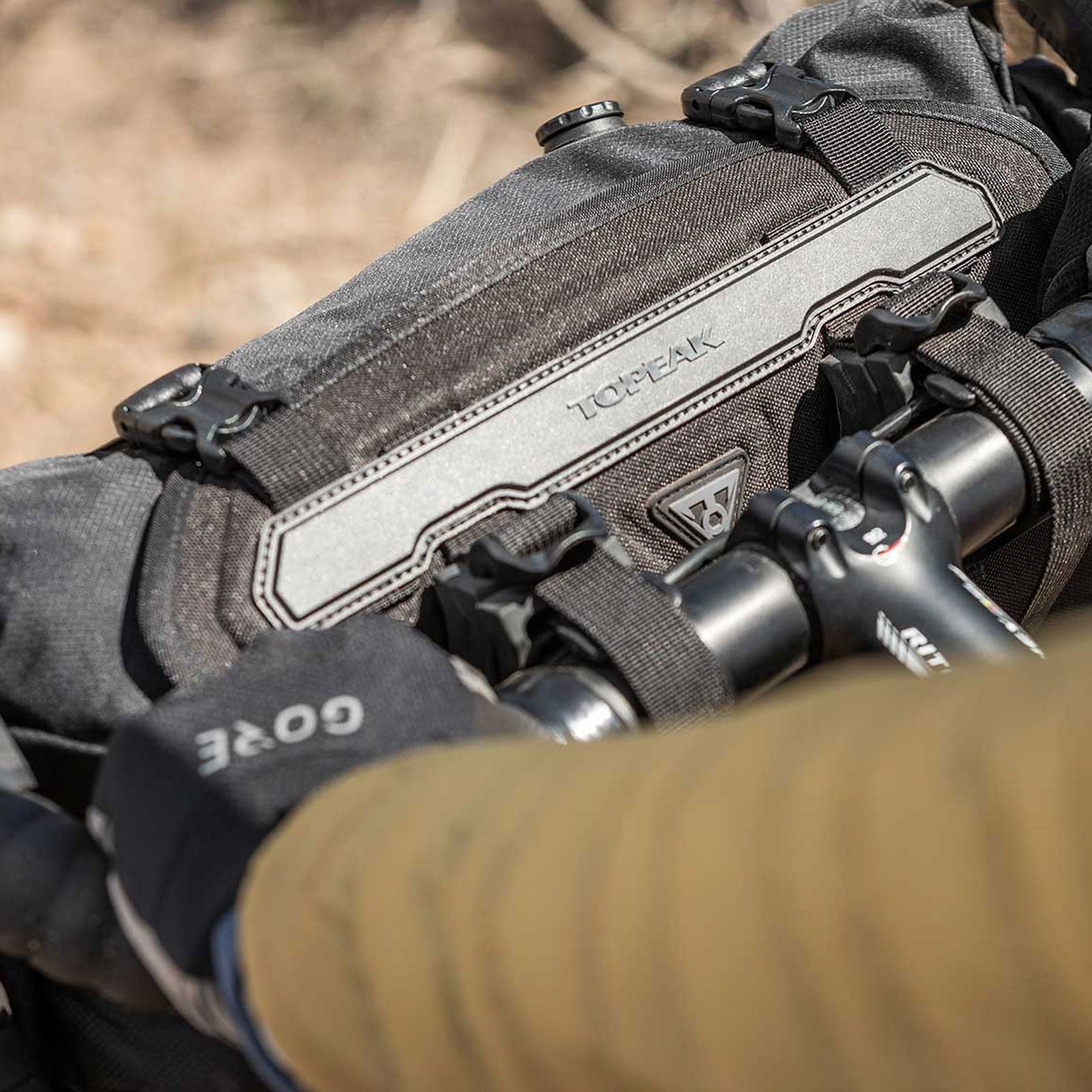 Topeak FrontLoader Handlebar Bag 12 Litre - Black image 4