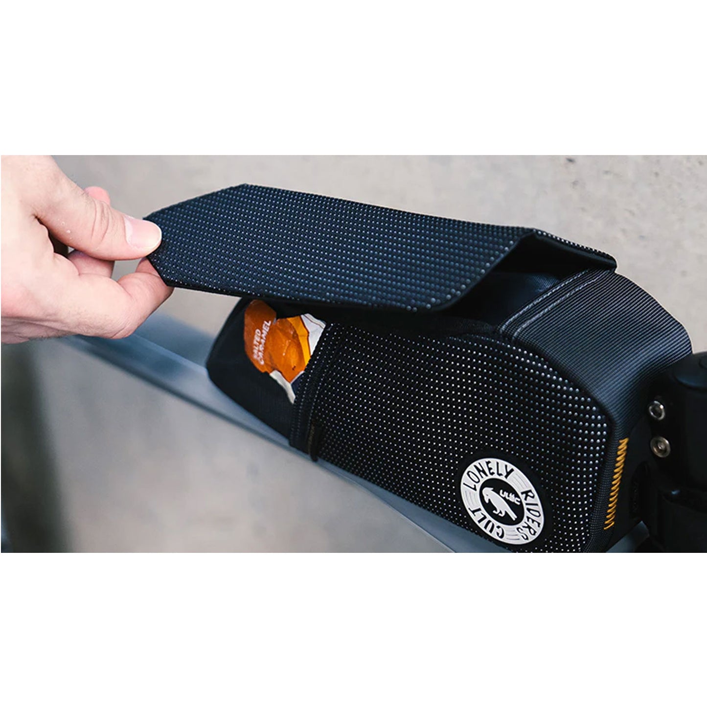 Ulac Neo Porter Top Tube Bag Trekking Verve with Magnetic Flap 0.9 Litre - Black image 6
