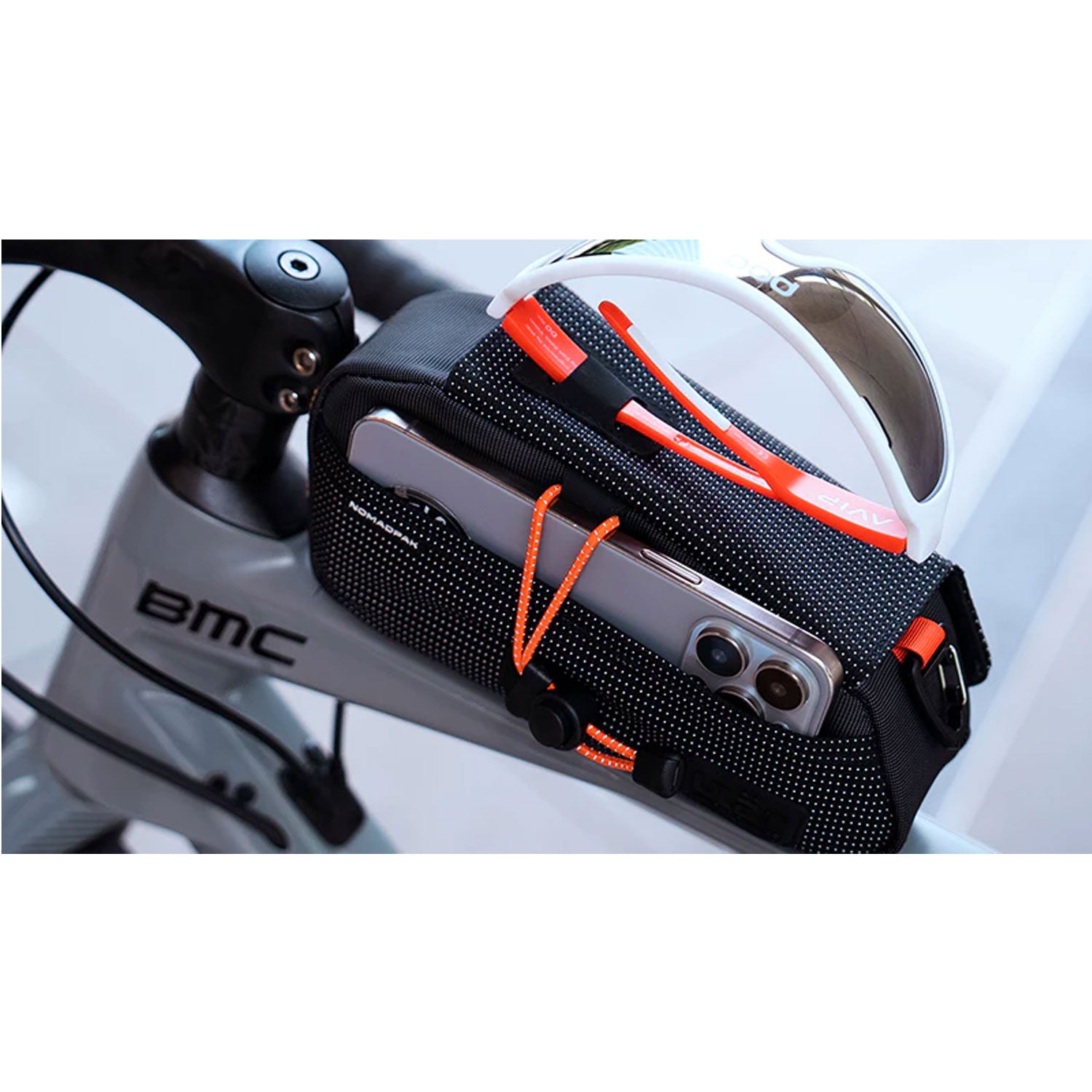 Ulac Neo Porter Top Tube Bag Trekking Verve with Magnetic Flap 0.9 Litre - Black image 5