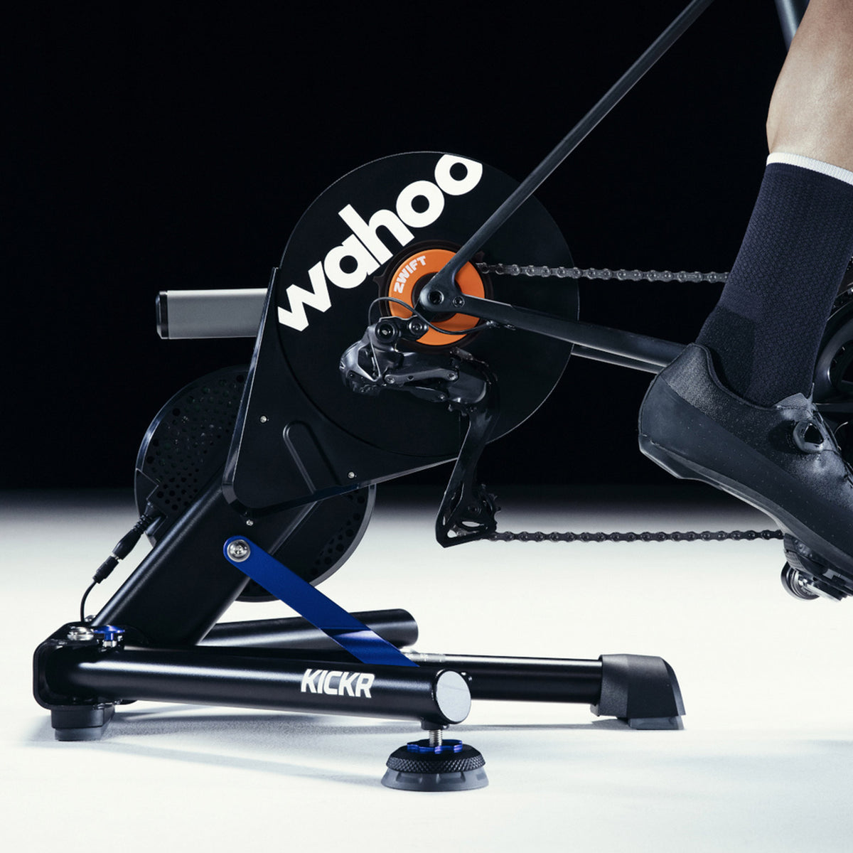 Wahoo Kickr V6 Smart Trainer +ZWIFT Cog & Click V2 image 4